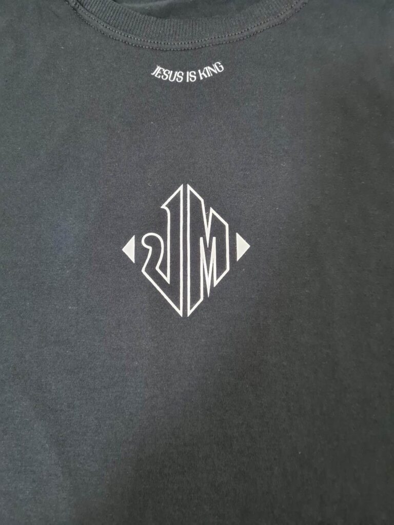 Camiseta Gola Canelada em Silk Screen