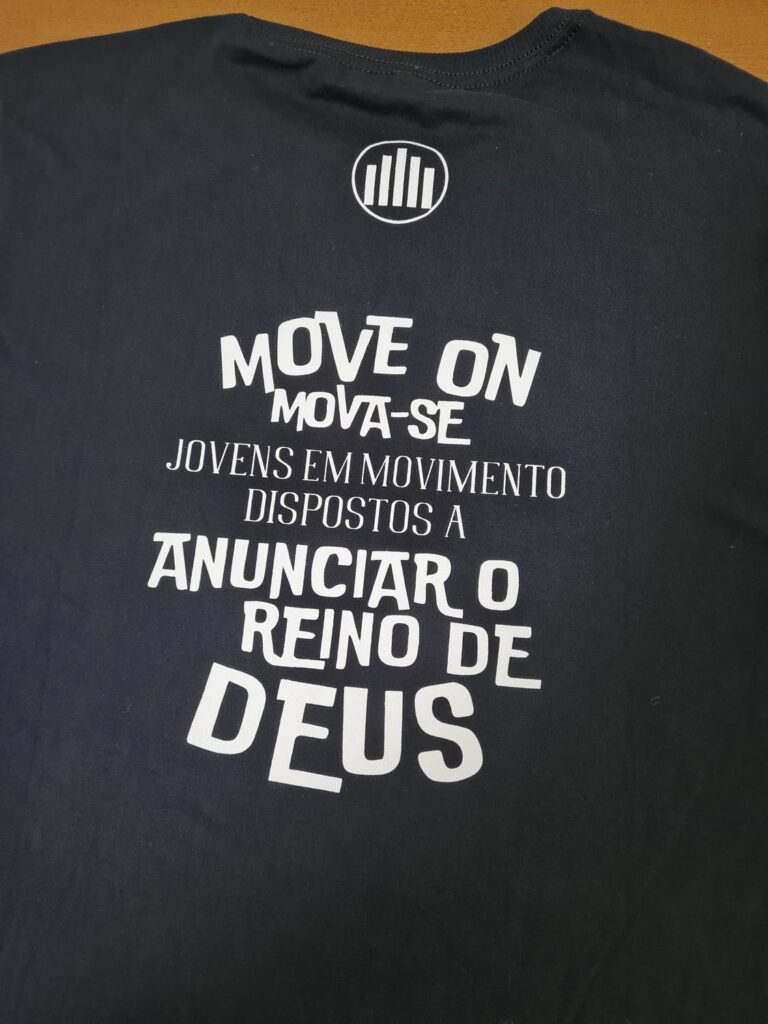 Camiseta Gola Canelada em Silk Screen